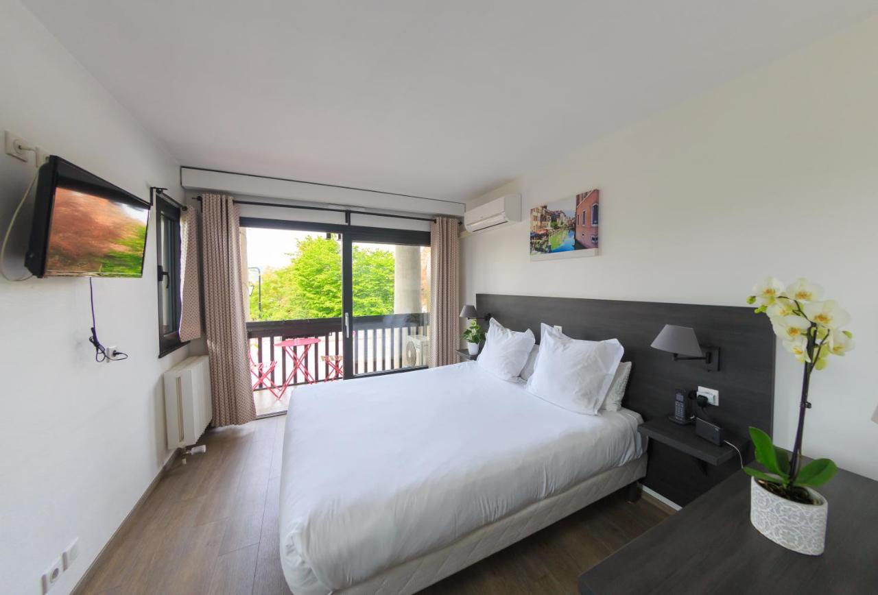 Logis Hotel Annecy Nord / Argonay Bagian luar foto